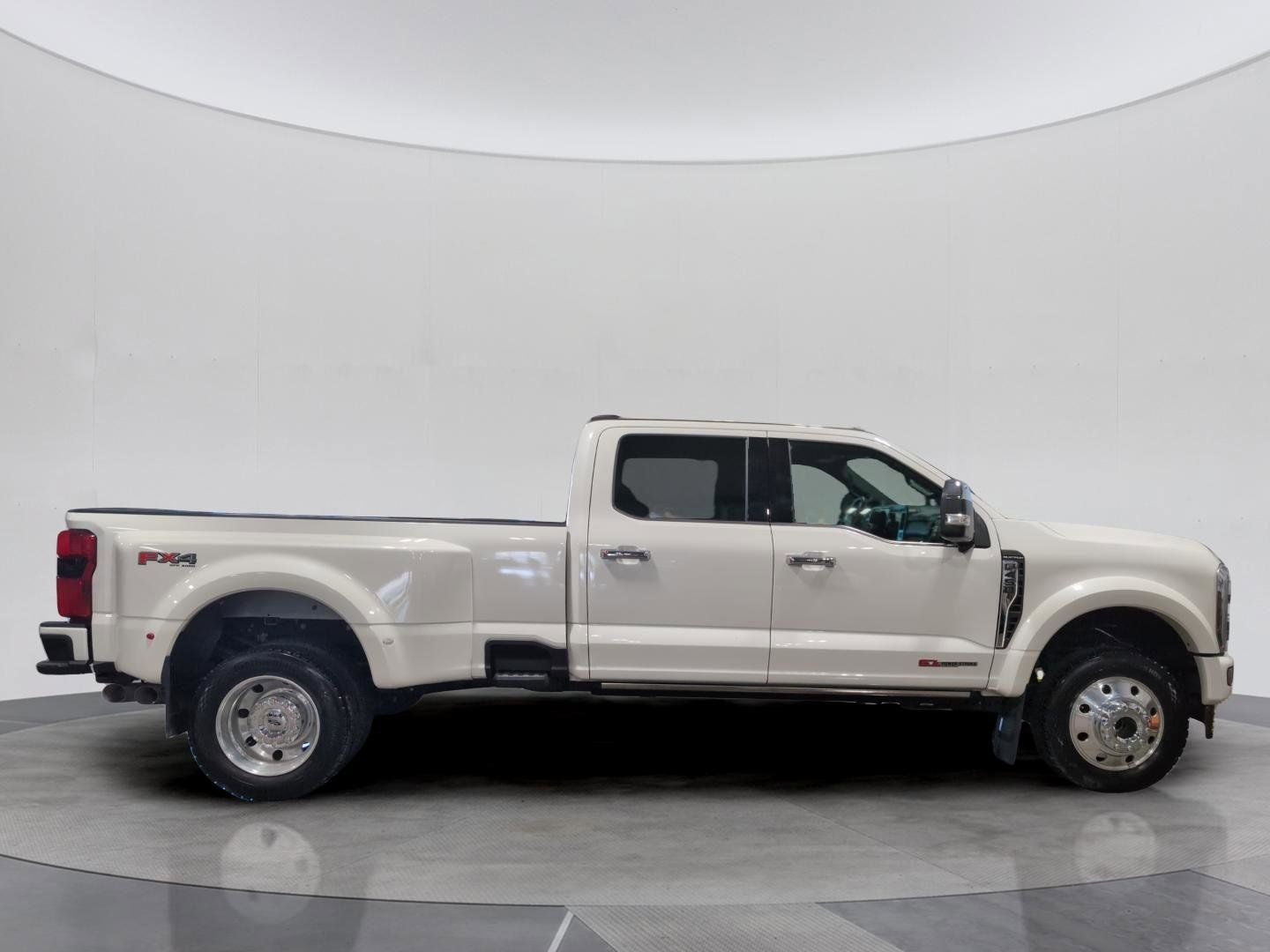 2024 Ford F-450SD Platinum DRW