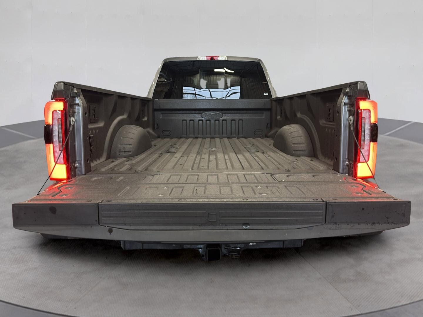 2025 Ford F-350SD Platinum DRW