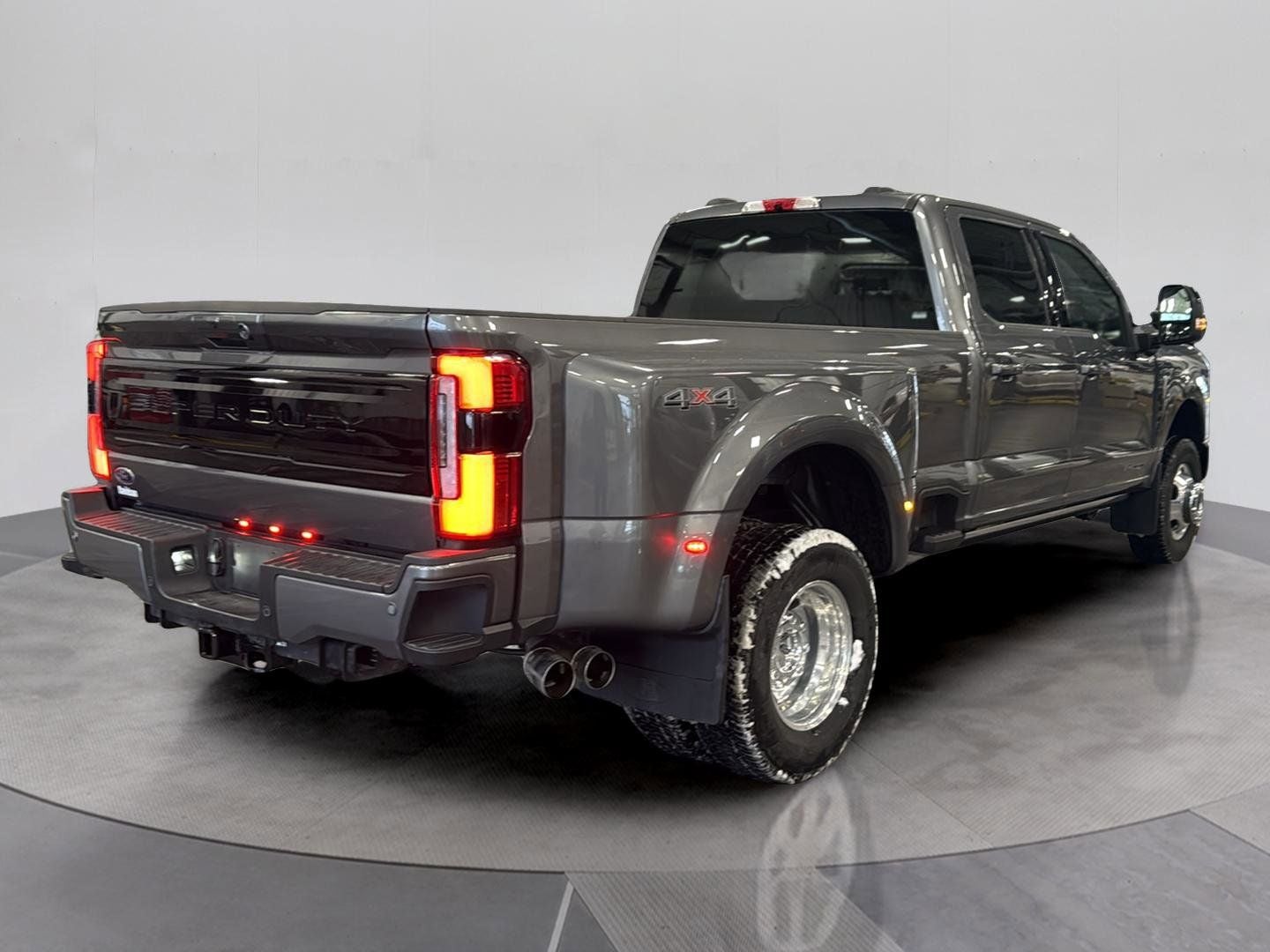 2025 Ford F-350SD Platinum DRW