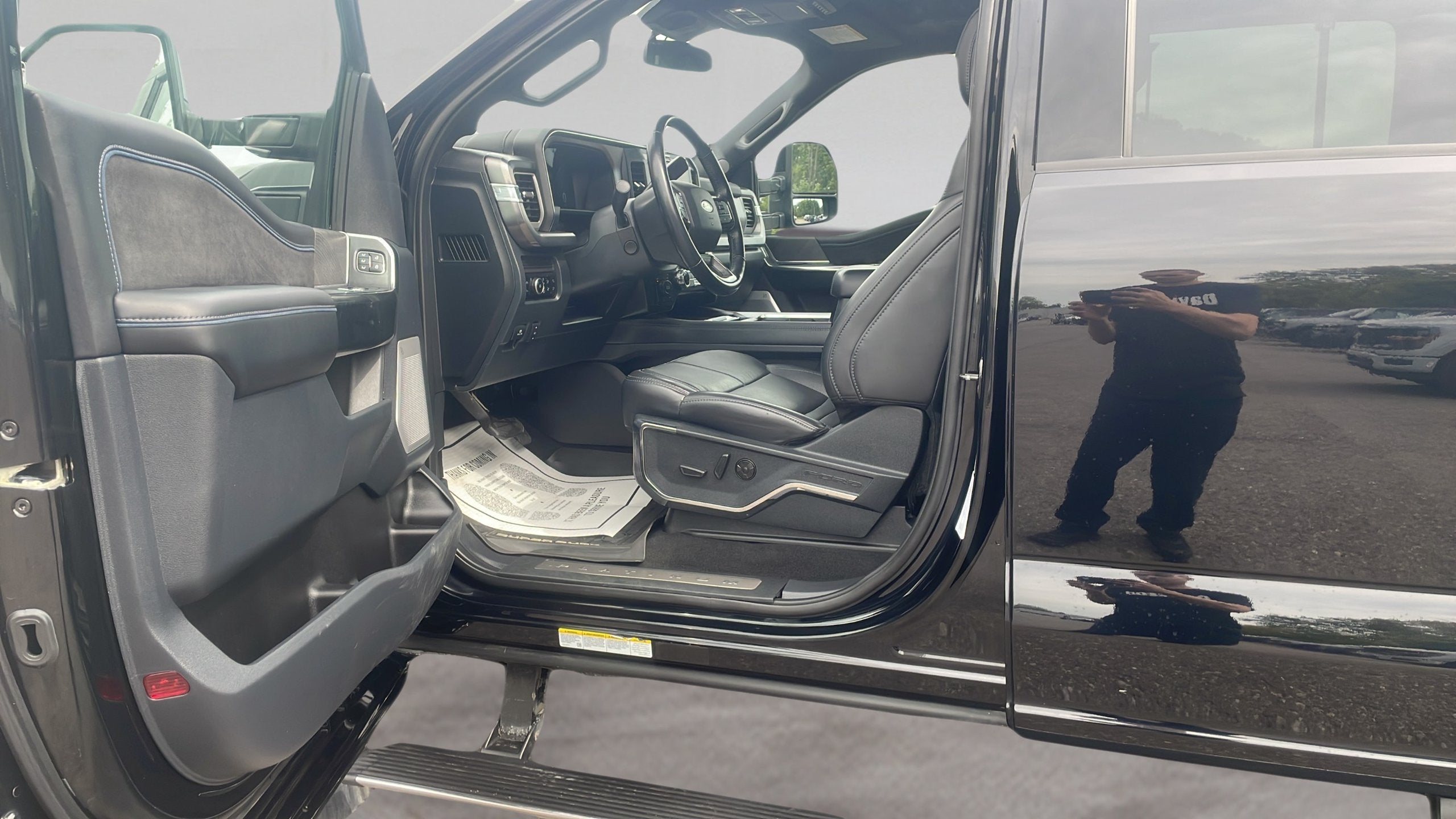 2025 Ford F-450SD Platinum DRW