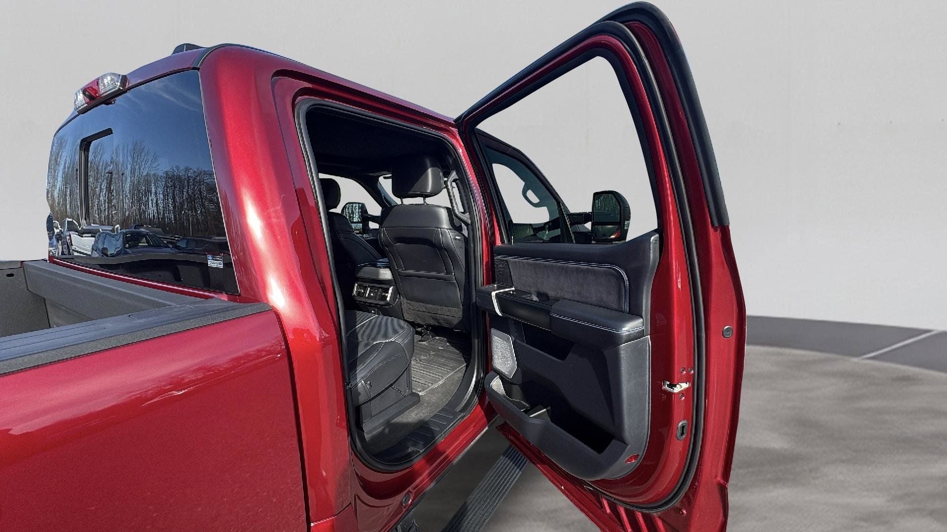 2025 Ford F-450SD Platinum DRW