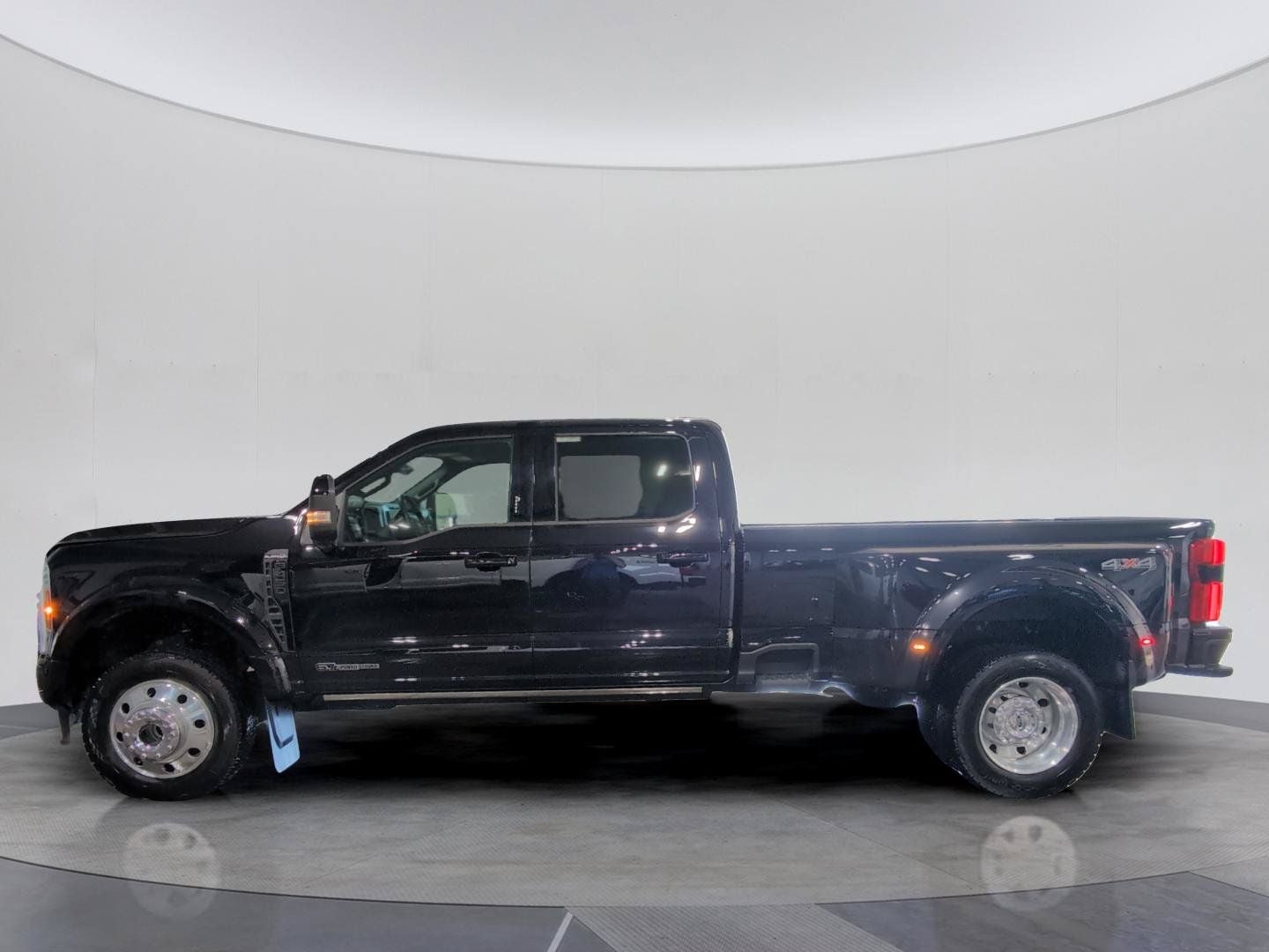 2026 Ford F-450SD Platinum DRW