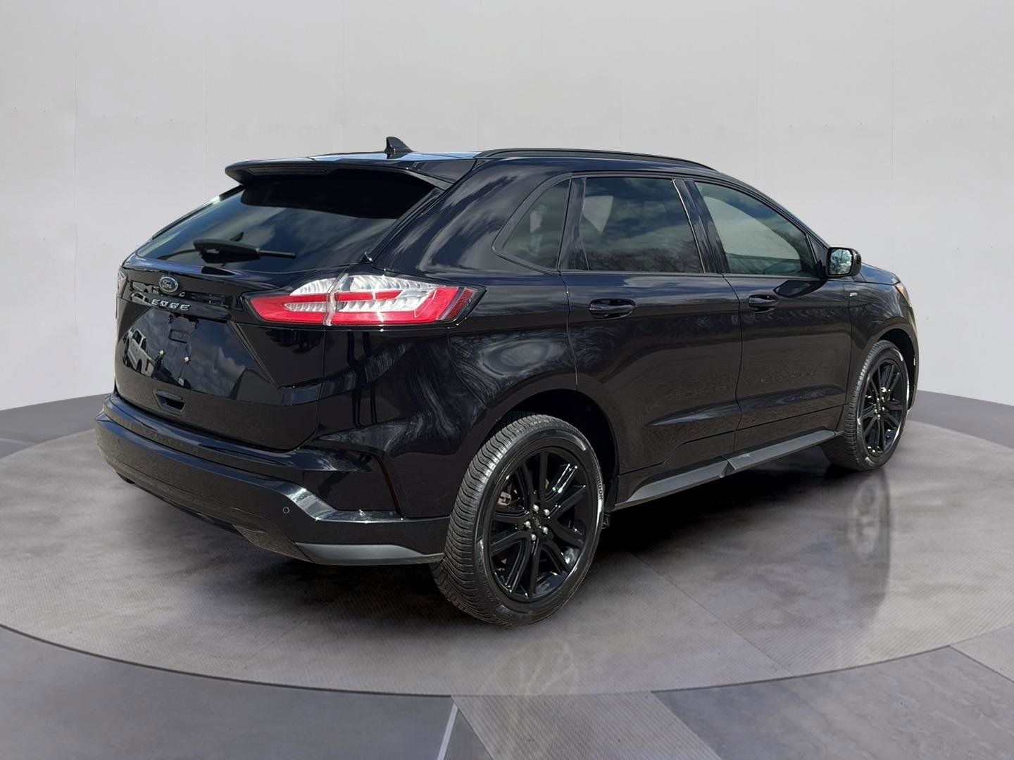 2022 Ford Edge ST Line