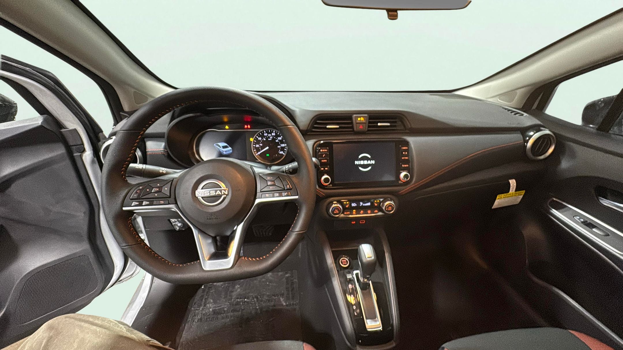 2025 Nissan Versa 1.6 SR