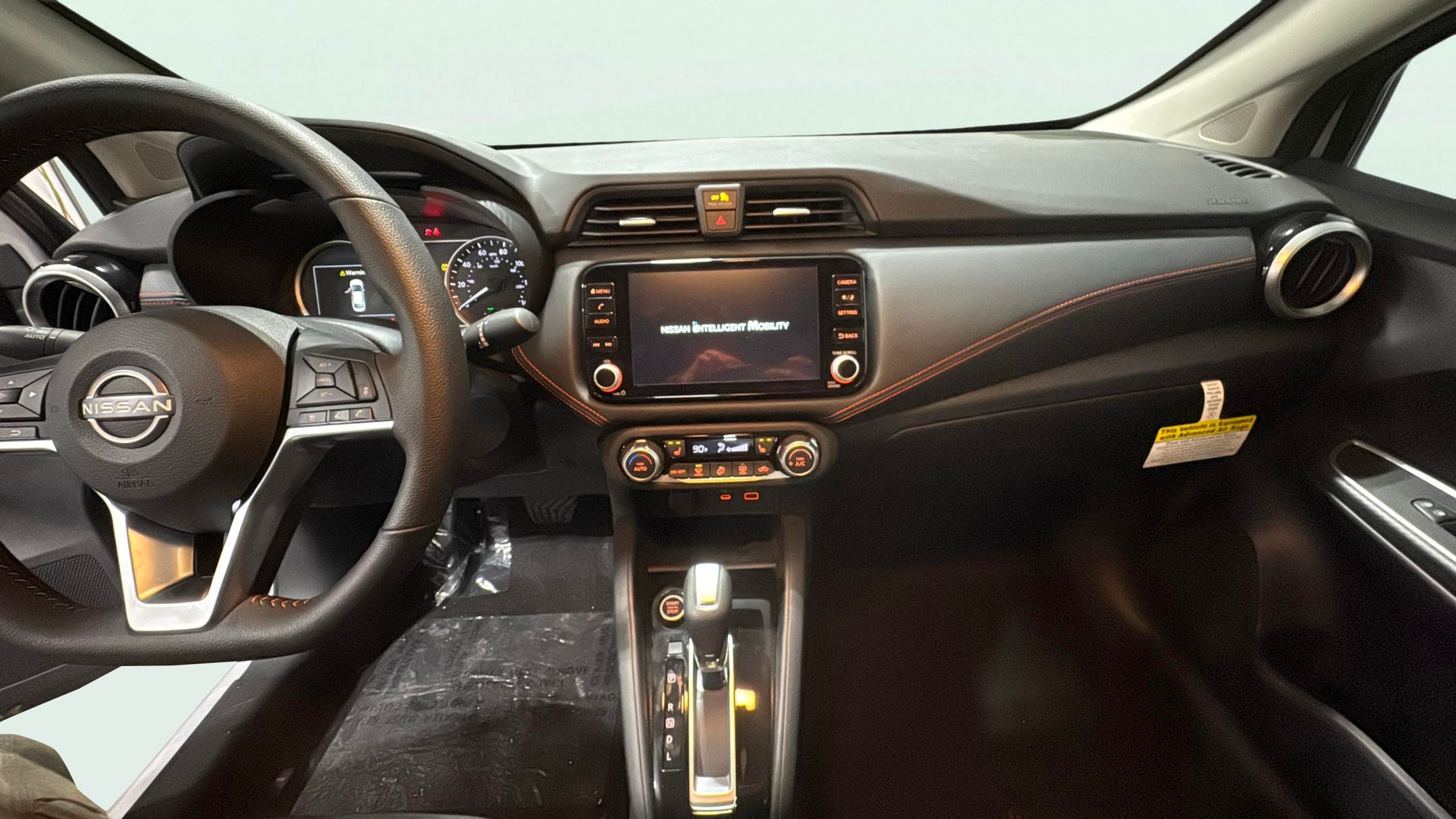 2025 Nissan Versa 1.6 SR