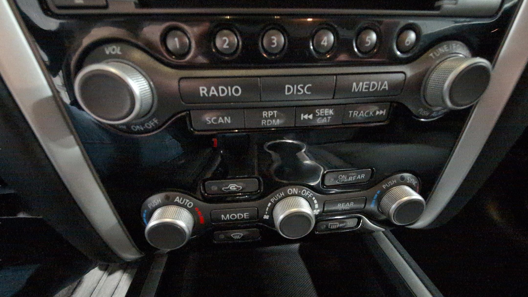 2020 Nissan Pathfinder S