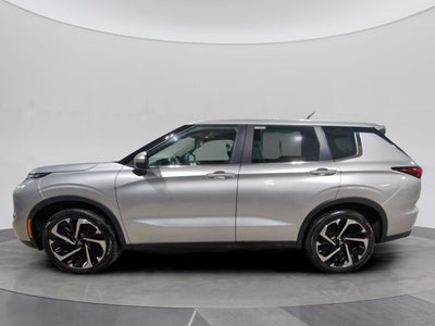 2022 Mitsubishi Outlander ES