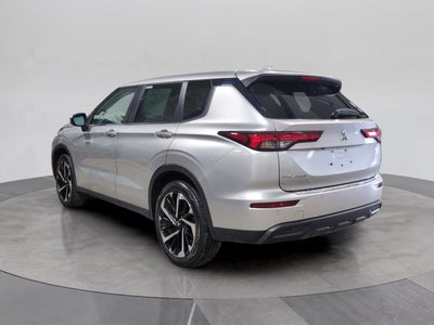 2022 Mitsubishi Outlander ES