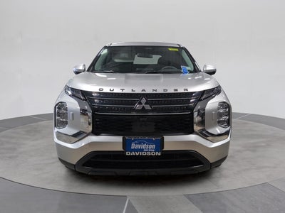 2022 Mitsubishi Outlander ES