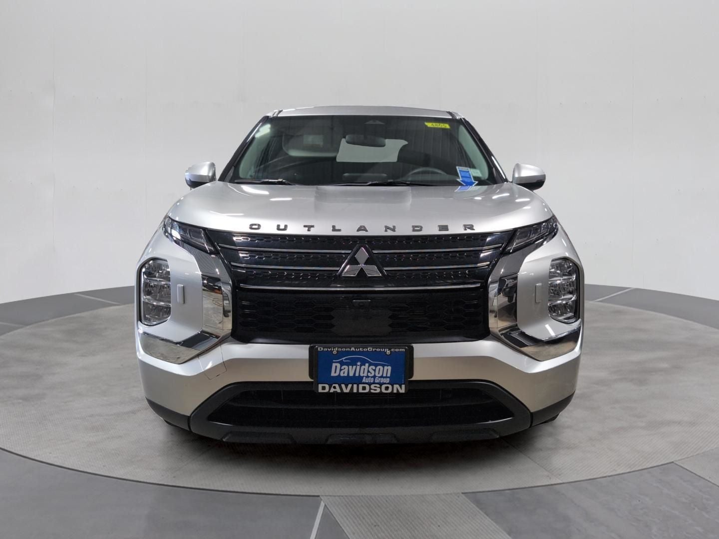 2022 Mitsubishi Outlander ES