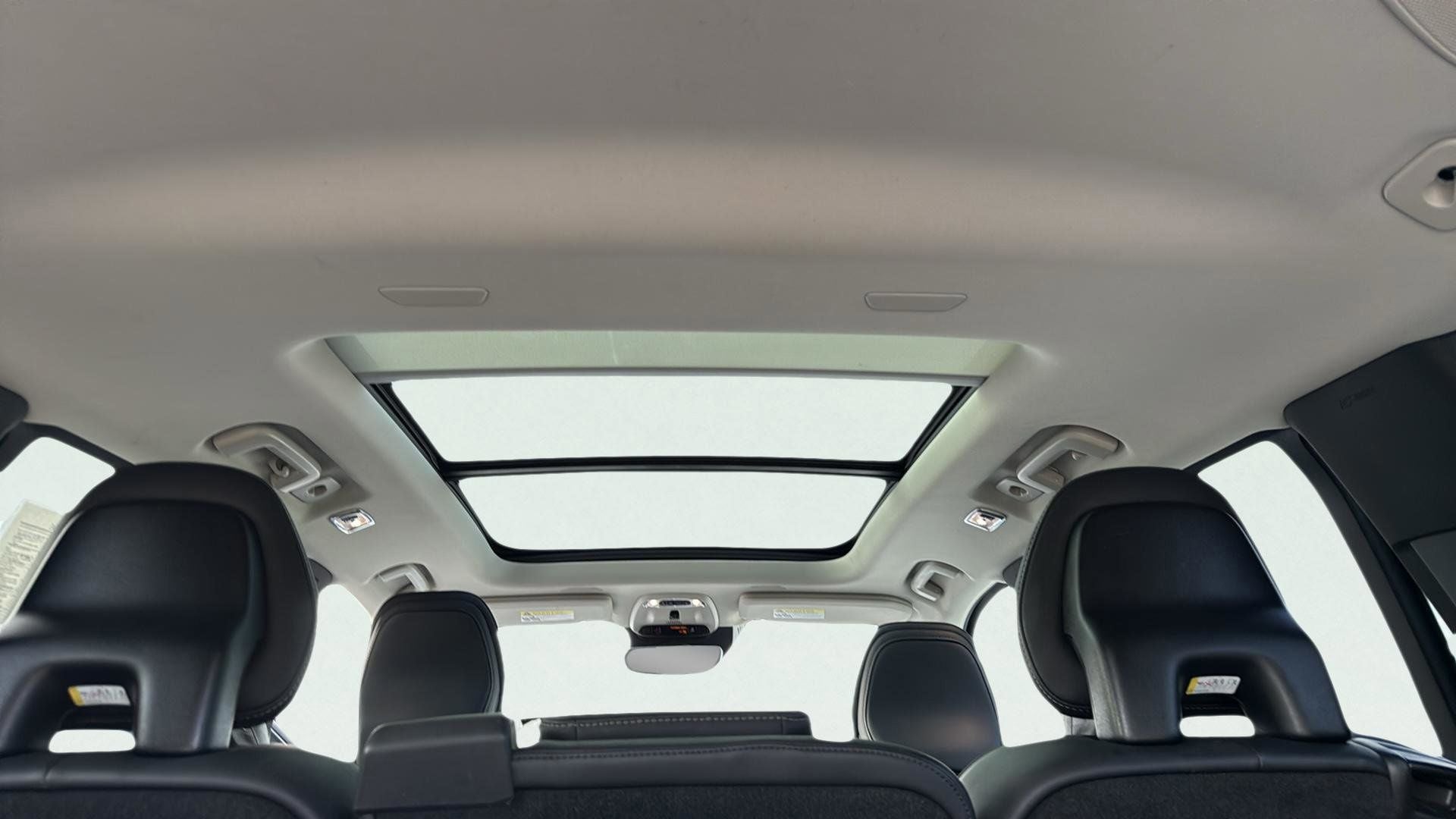 2022 Volvo XC90 T6 Inscription