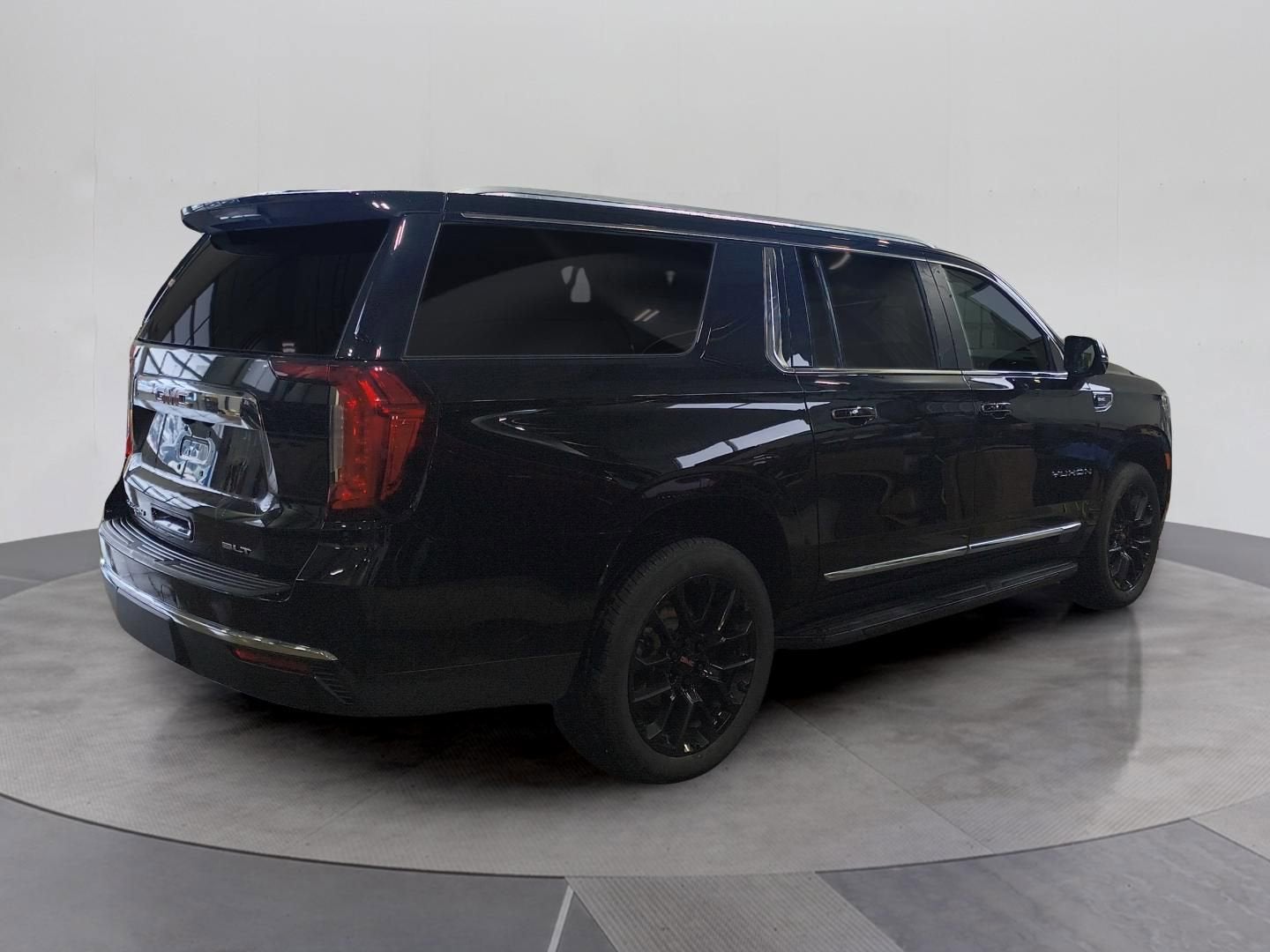 2022 GMC Yukon XL SLT