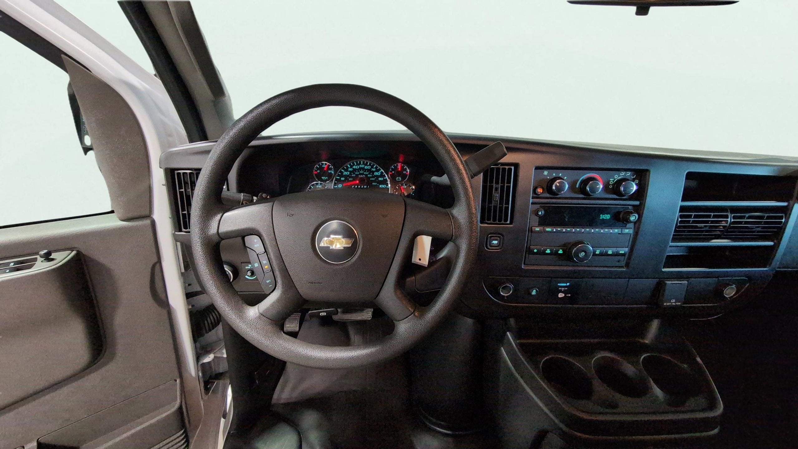 2024 Chevrolet Express Cargo 2500 WT