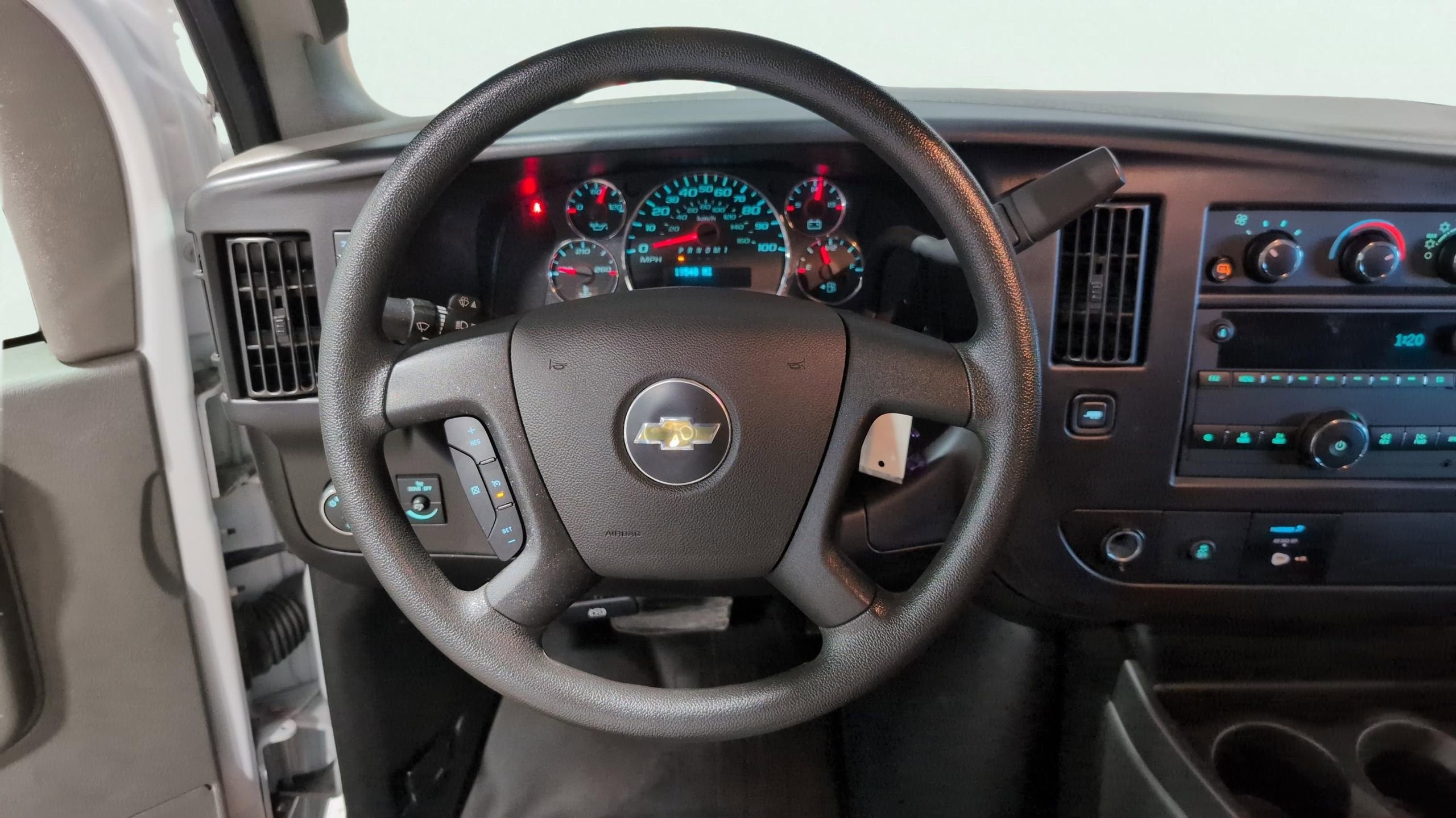 2024 Chevrolet Express Cargo 2500 WT