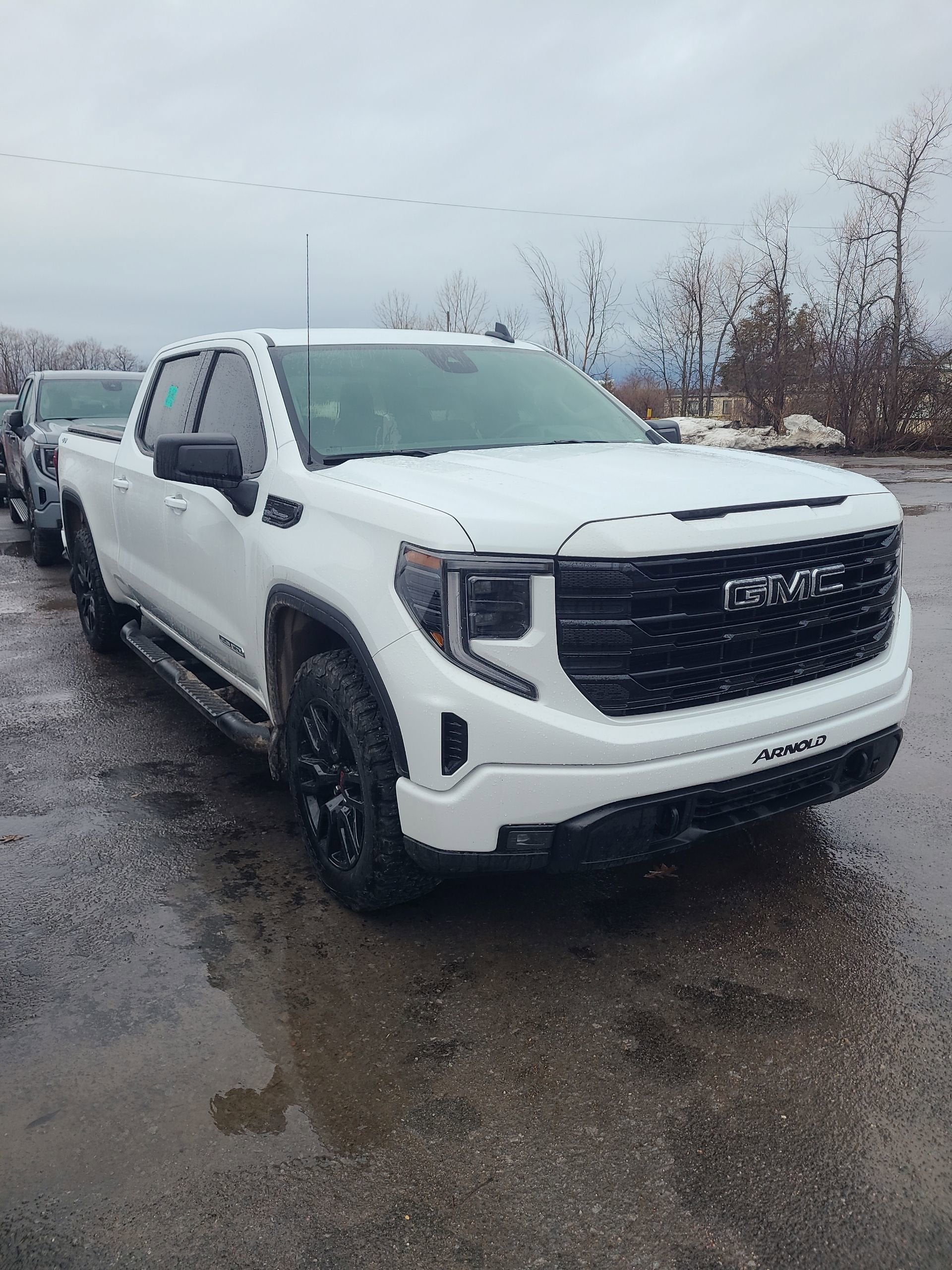 2024 GMC Sierra 1500 Elevation