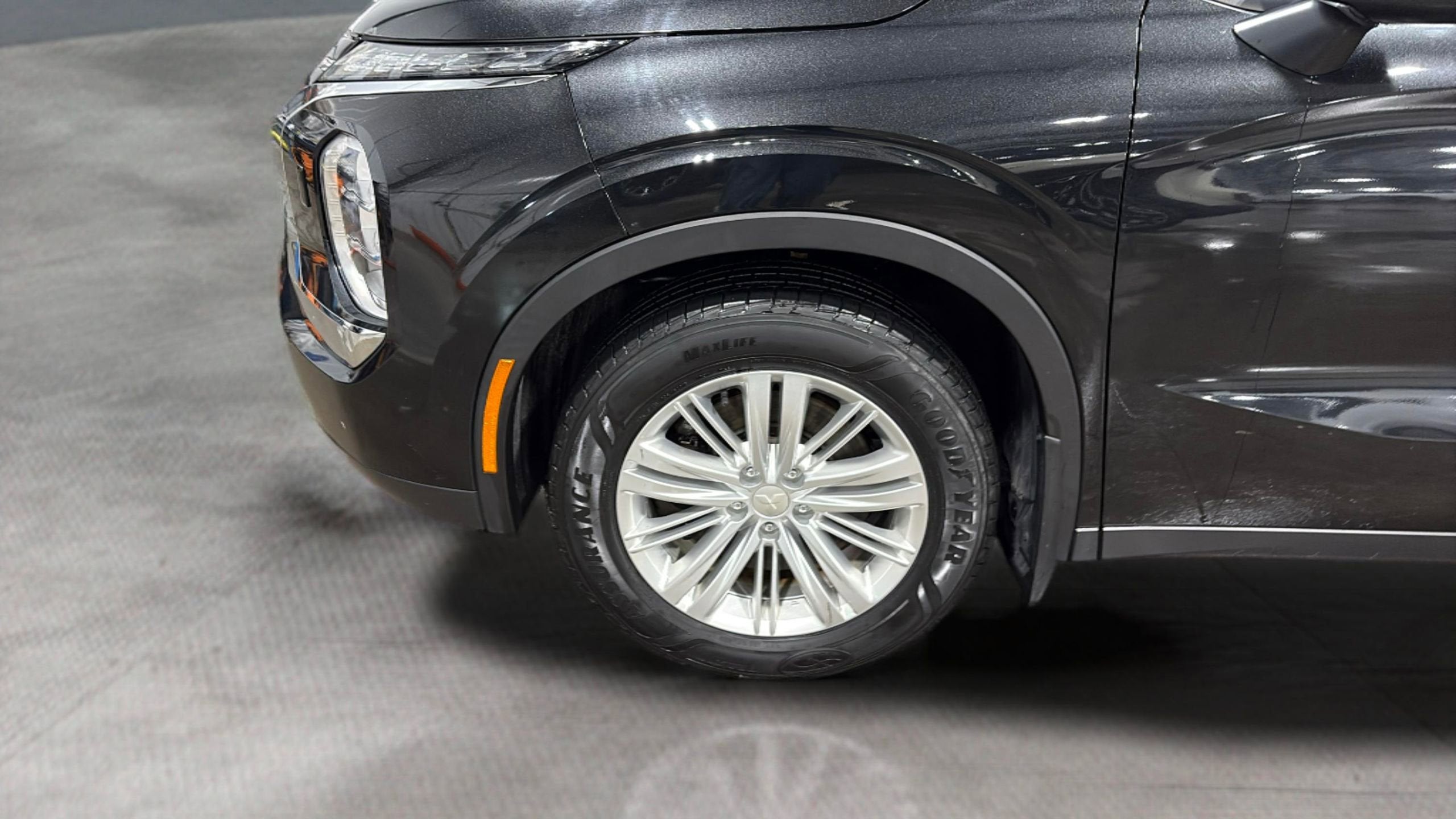 2022 Mitsubishi Outlander ES