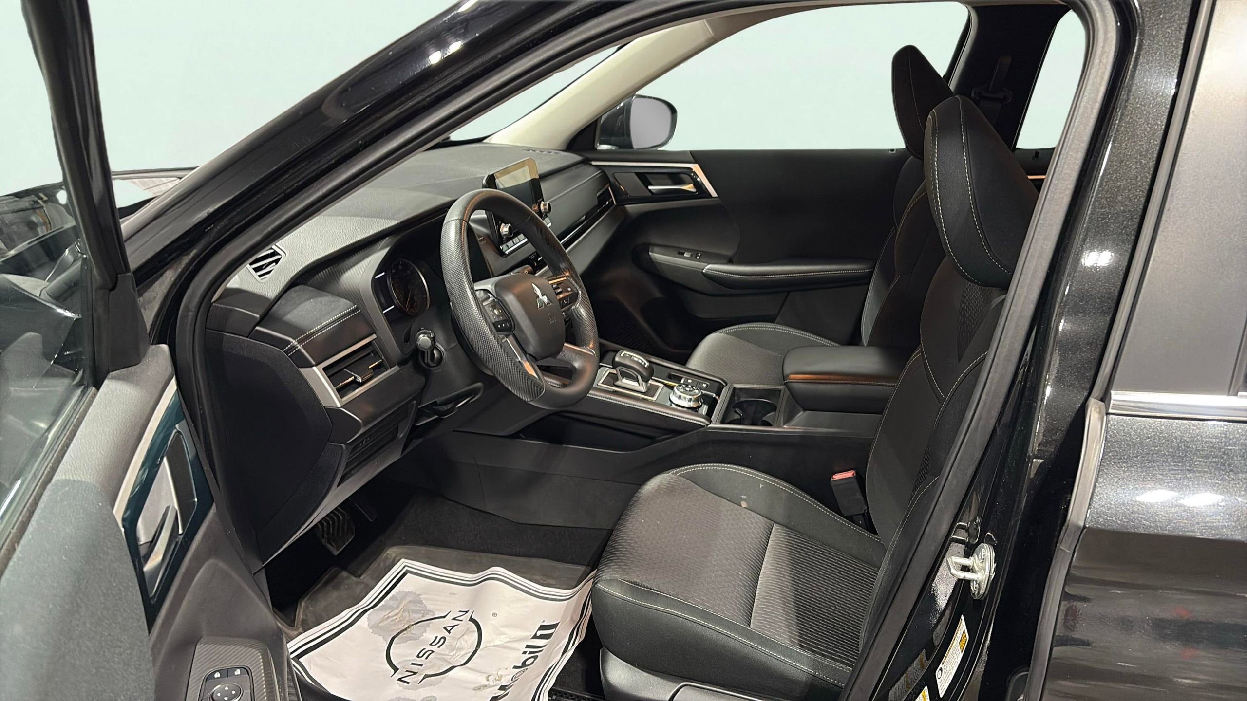 2022 Mitsubishi Outlander ES