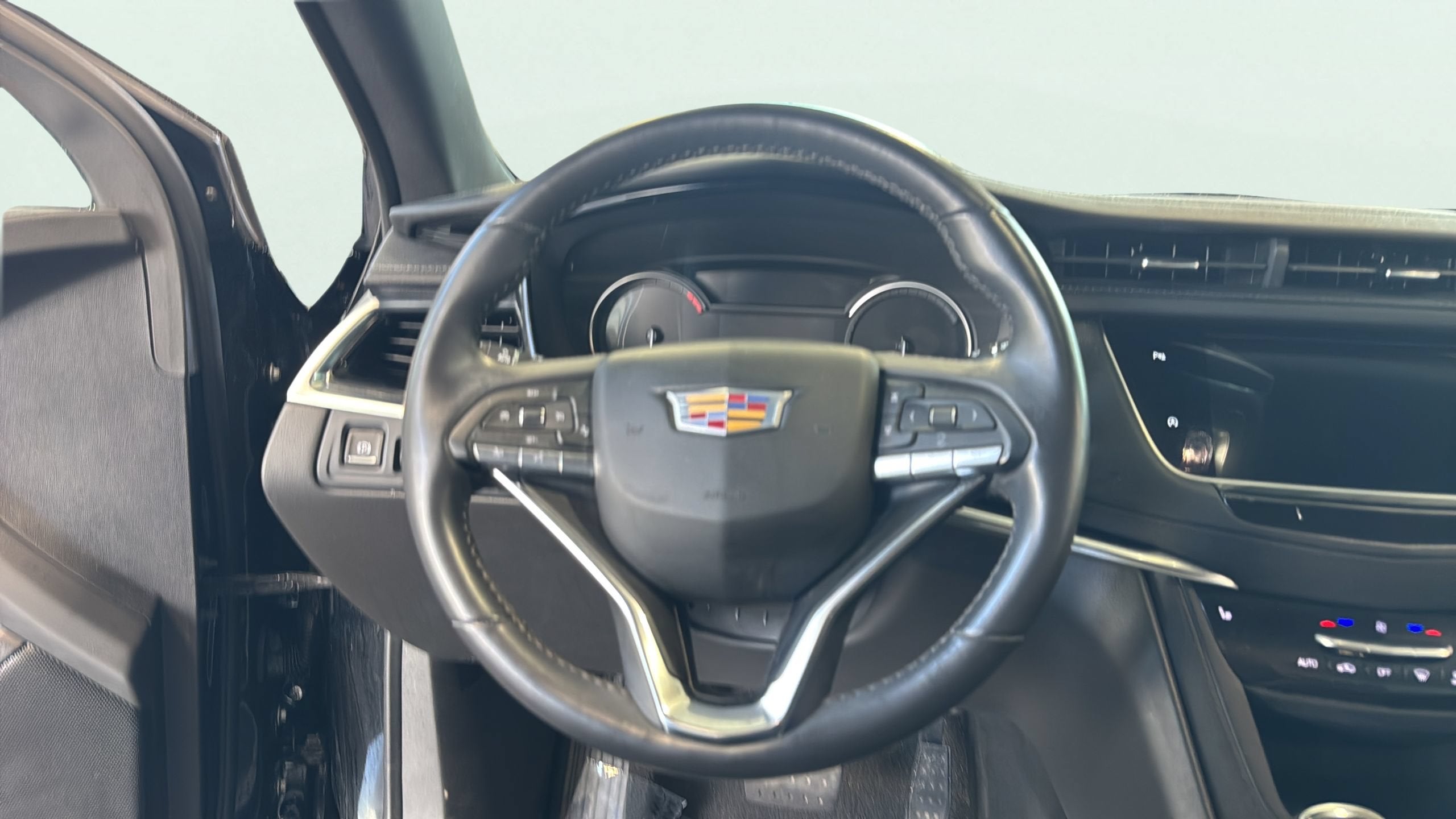 2024 Cadillac XT6 Luxury
