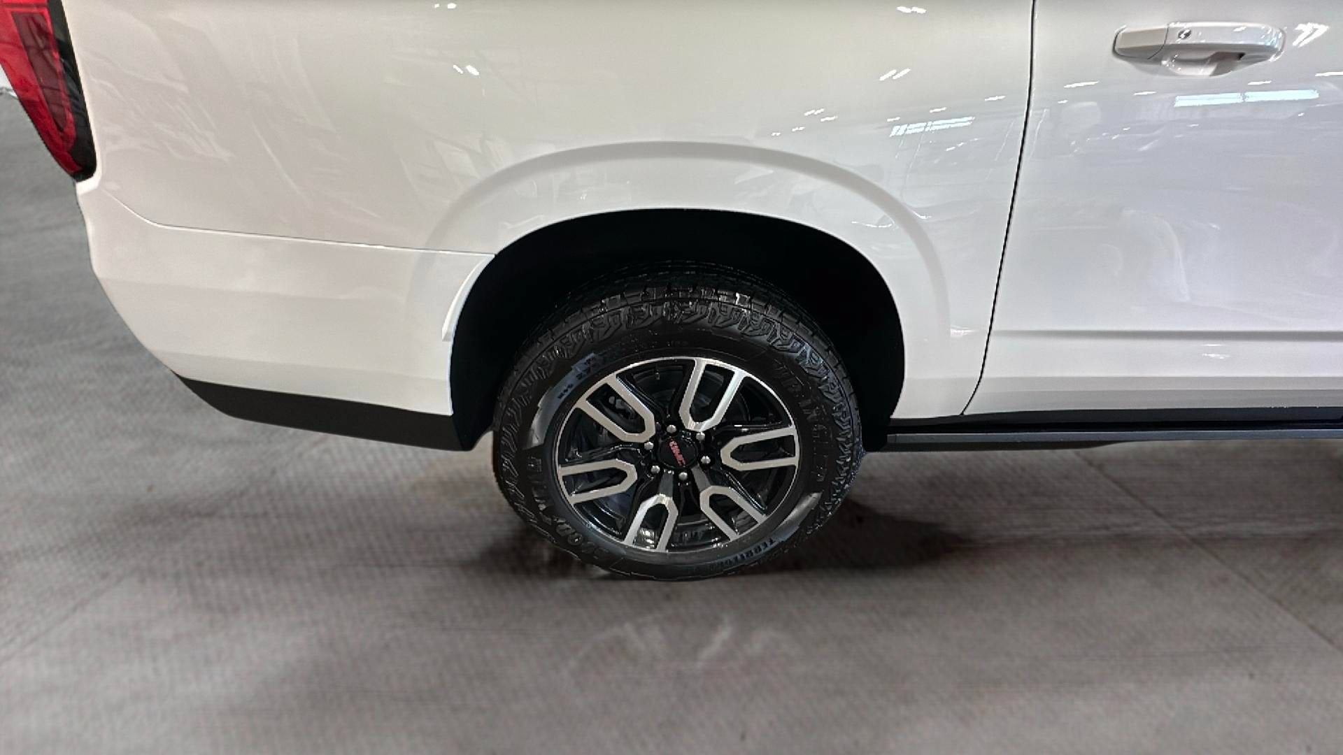 2024 GMC Yukon XL AT4